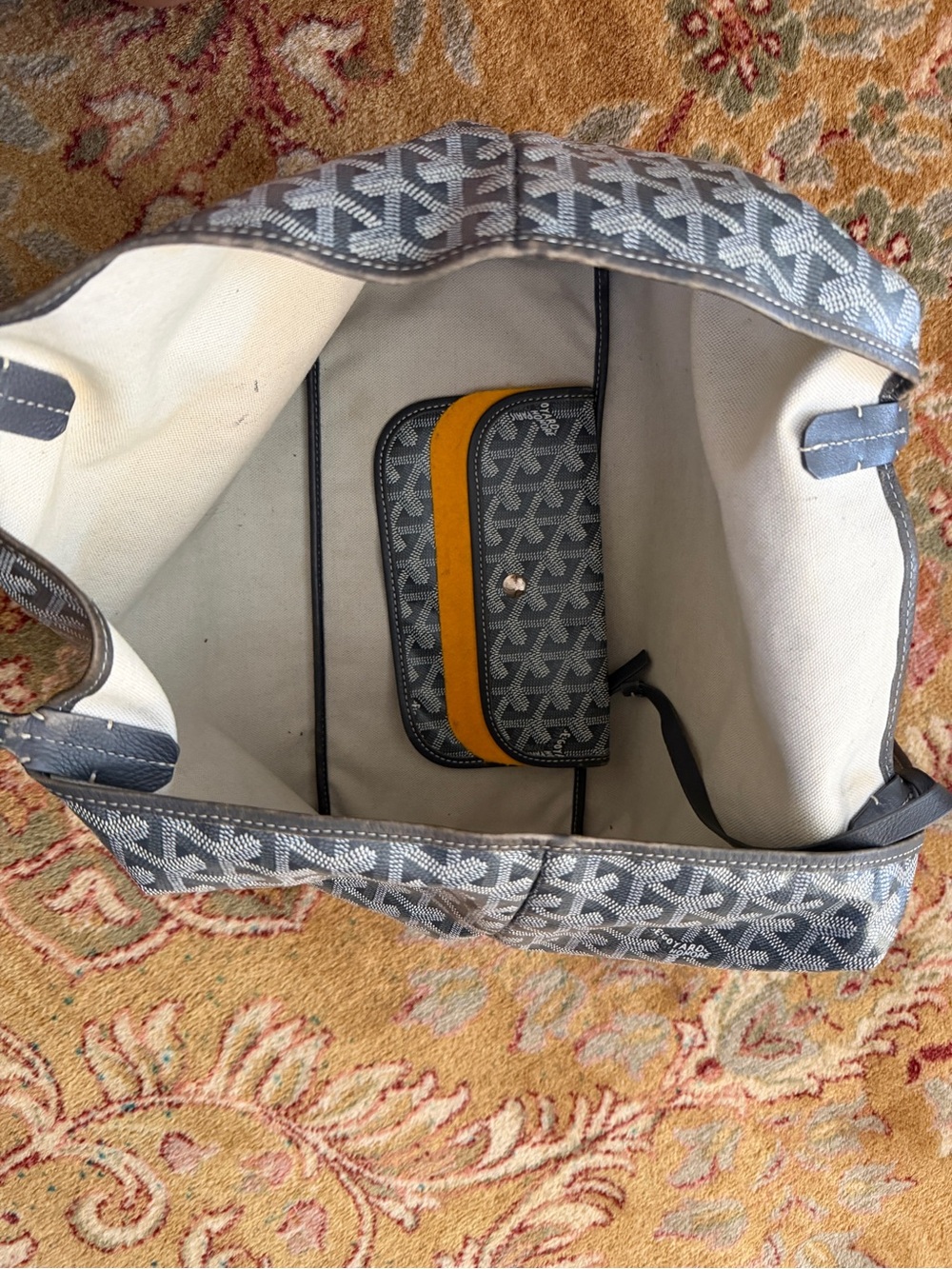 Authentic Full Set Goyard Saint Louis in Gray with Wallet - Picture 5 of 10